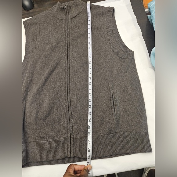 Mantles Knit Sweater Vest Top Shirt Turtleneck Sleevelesss. Unisex
Medium L - Picture 9 of 11